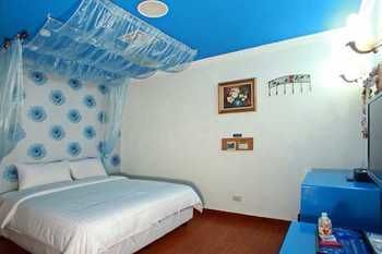 Romance Hostel