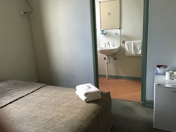 Amaroo Hotel