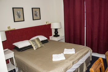 Shamrock Hotel Motel
