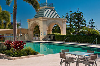 Grand Apartments