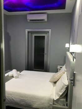 Amelia Budget Hotel