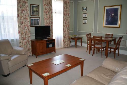 Apartments At York Mansions