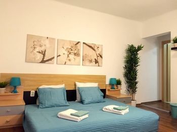 Hi5 Apartments - Central