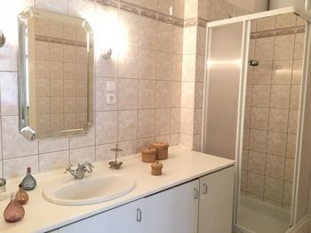 Hi5 Apartments - Central