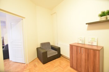 Hi5 Apartments - Central