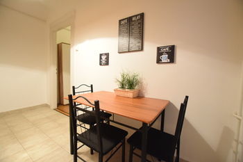 Hi5 Apartments - Central