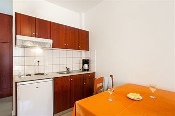 Aparthotel Artemis Apartments