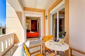 Aparthotel Artemis Apartments