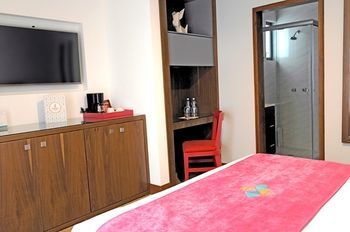 First Class Hotel
