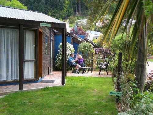 Queenstown Holiday Park & Motels Creeksyde