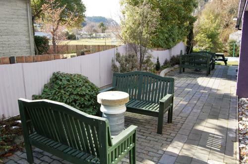 Queenstown Holiday Park & Motels Creeksyde