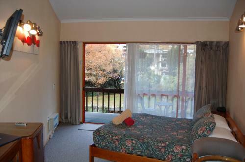 Queenstown Holiday Park & Motels Creeksyde