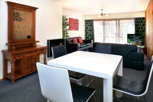 Queenstown Holiday Park & Motels Creeksyde