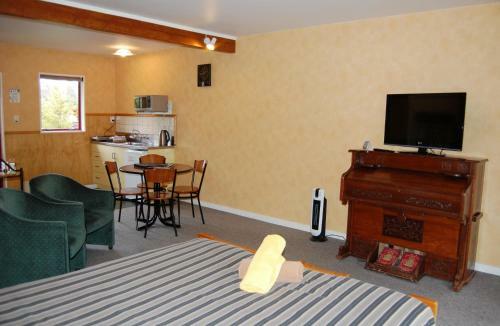 Queenstown Holiday Park & Motels Creeksyde