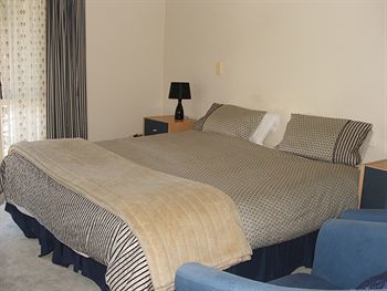 Bed & Breakfast Vibrant Living Retreat