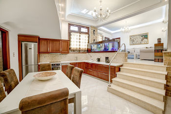 Villa Santorini Suite Home