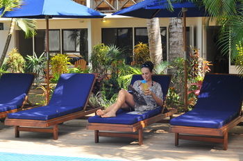 Oasis Palms Hotel