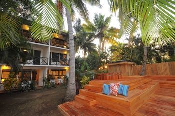 Oasis Palms Hotel