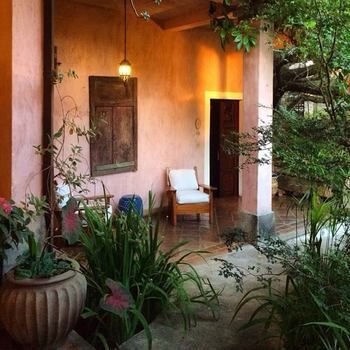 Hotel La Casa Rosada
