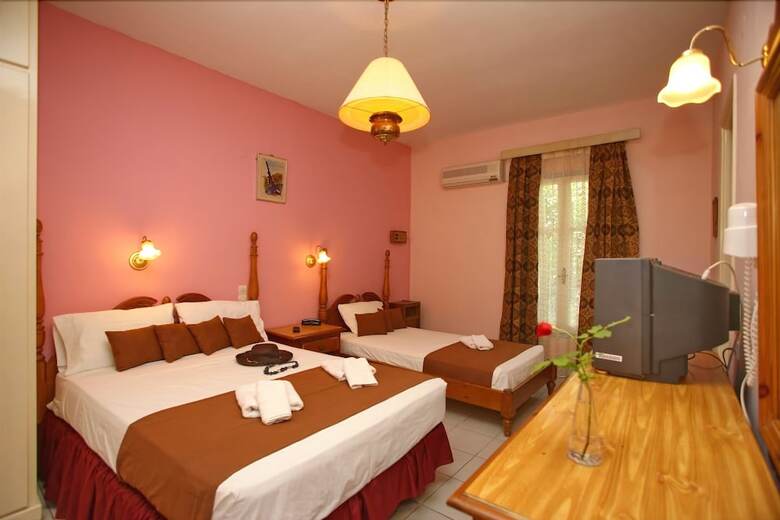 Dolphin Hotel
