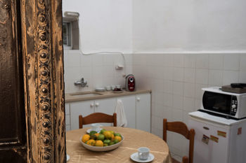 Bed & Breakfast Allenby 2