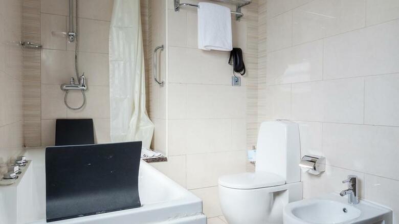 Ayass Hotel
