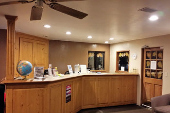 Hotel Blue Jay Lodge
