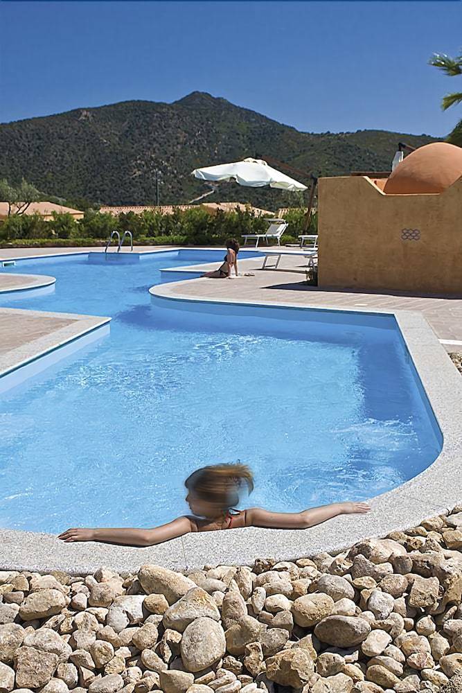 Hotel S'acqua Sassa Resort