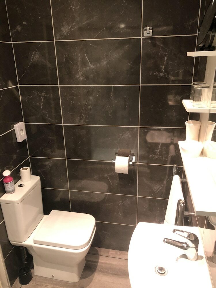 Hotel Ash Lodge - Guest House