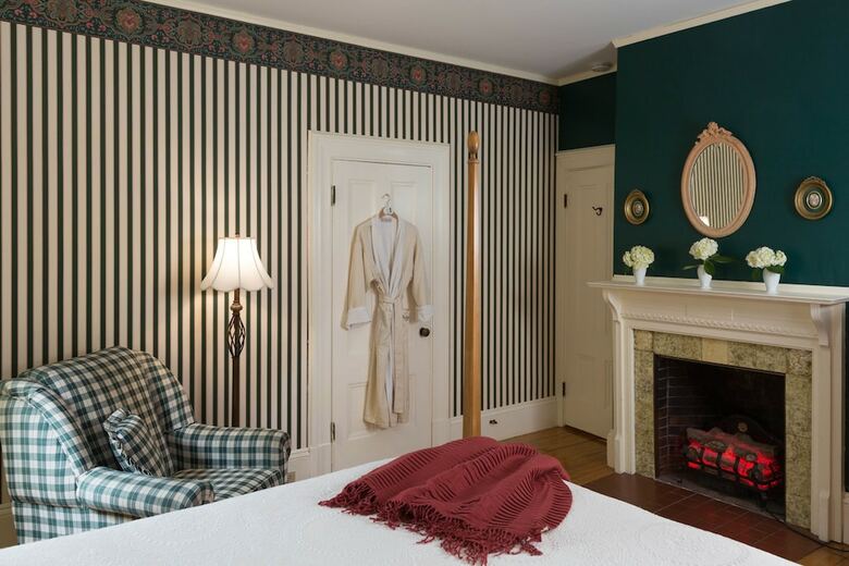 Bed & Breakfast Hawthorn Inn
