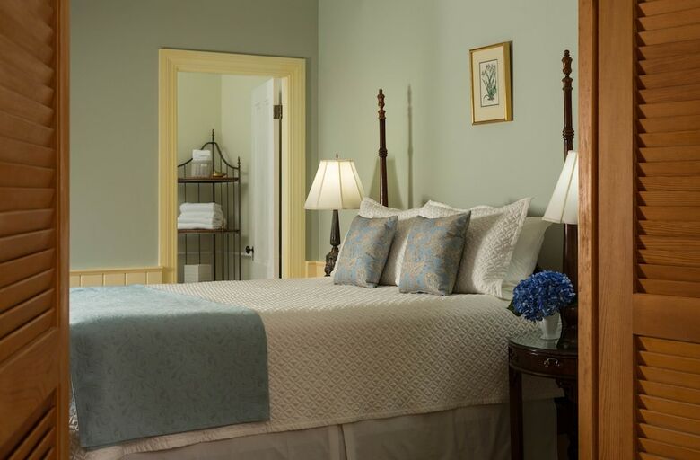 Bed & Breakfast Hawthorn Inn