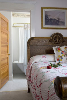 Bed & Breakfast The Bayberry Inn