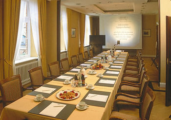 Genie�er Hotel Altes Gymnasium