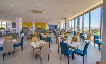 Aparthotel Nicholas Color Hotel