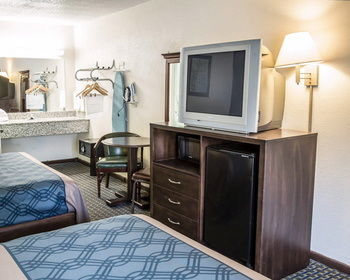 Hotel Rodeway Inn & Suites
