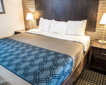 Hotel Rodeway Inn & Suites