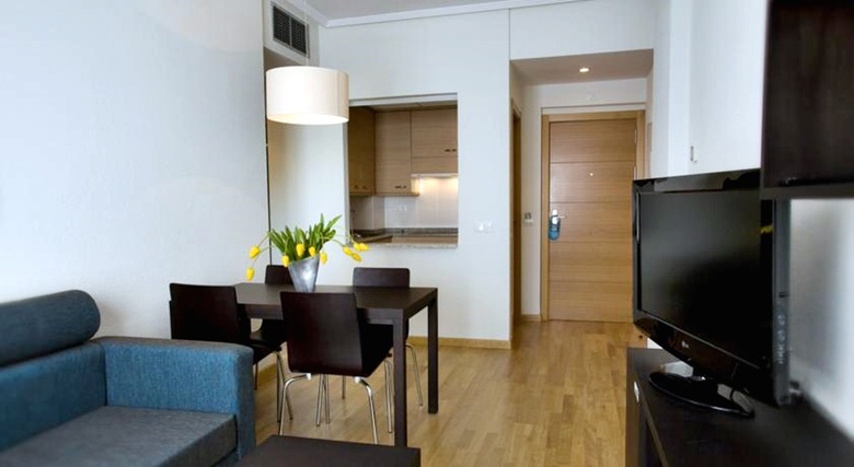 Aparthotel Compostela Suites