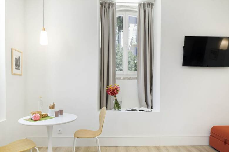 Ascensor Da Bica - Lisbon Serviced Apartments