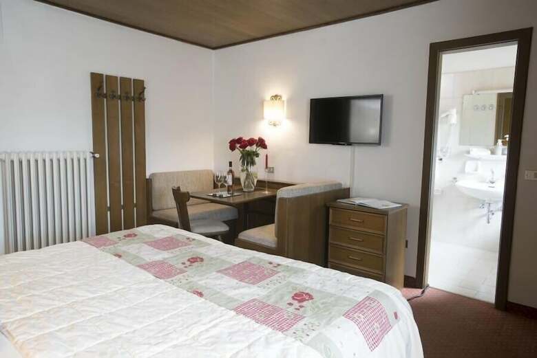 Hotel Sport Enrosadira