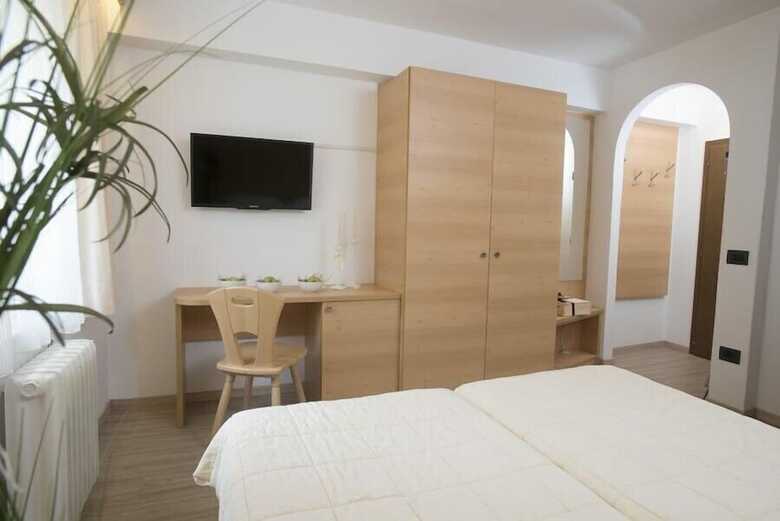 Hotel Sport Enrosadira