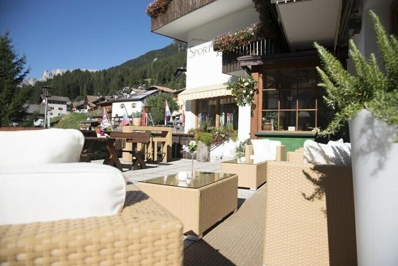 Hotel Sport Enrosadira
