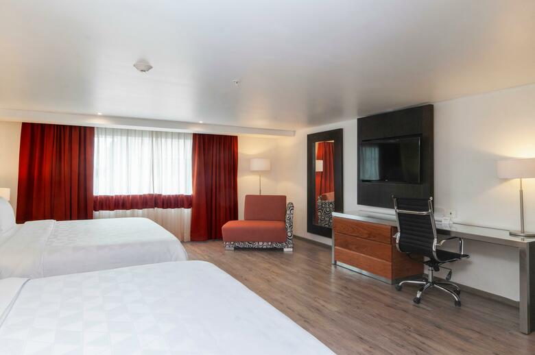 Hotel Lark