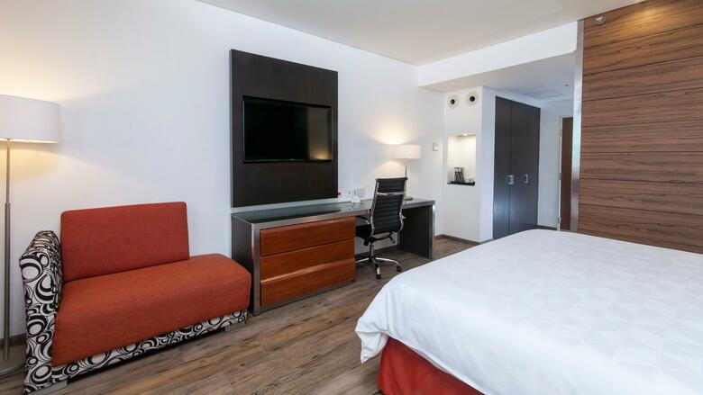 Hotel Lark