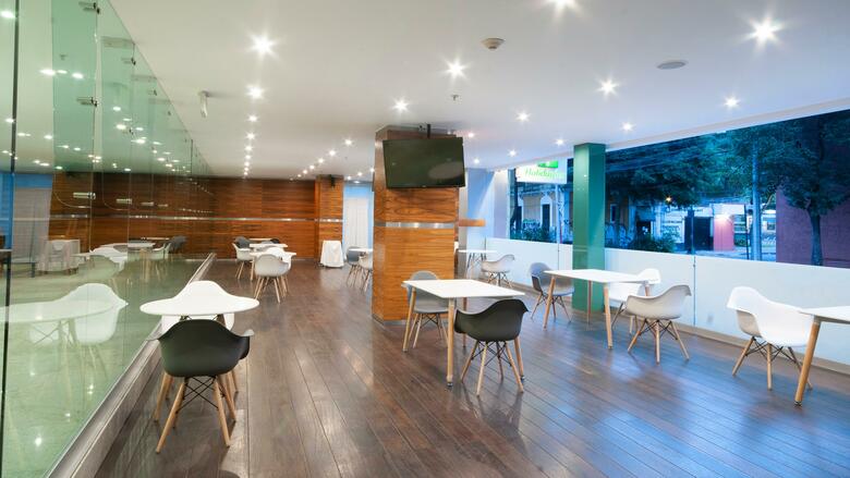 Hotel Lark