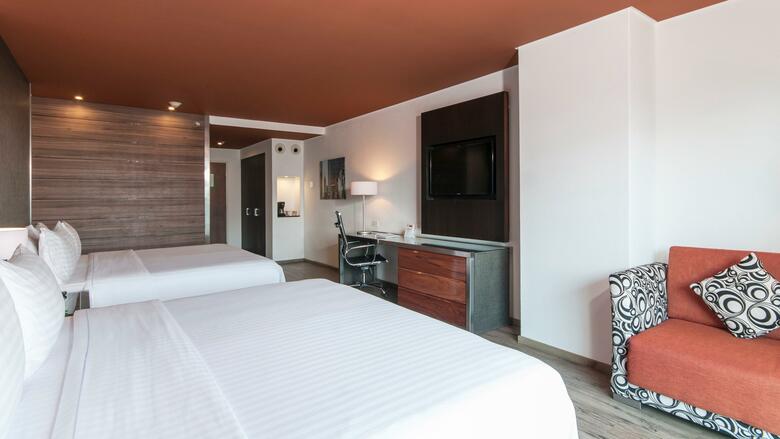 Hotel Lark