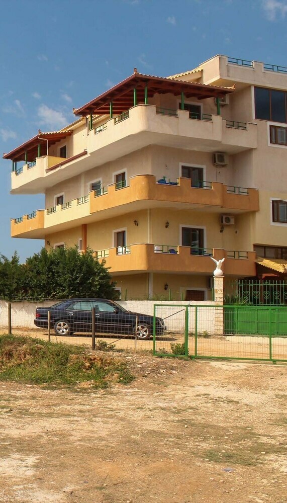Apartments Dine