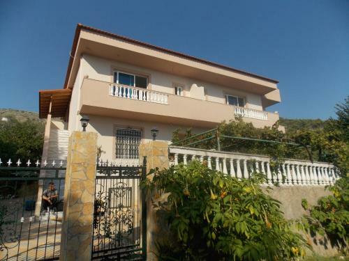 Hostal Guest House Vila Bega
