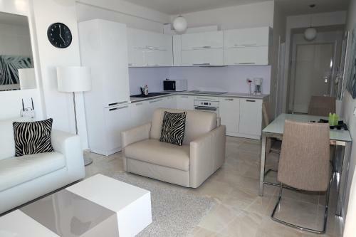 White Residence Apartments