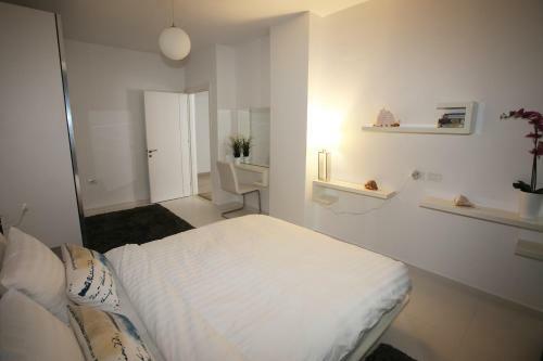 White Residence Apartments