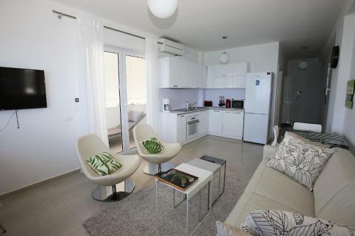 White Residence Apartments